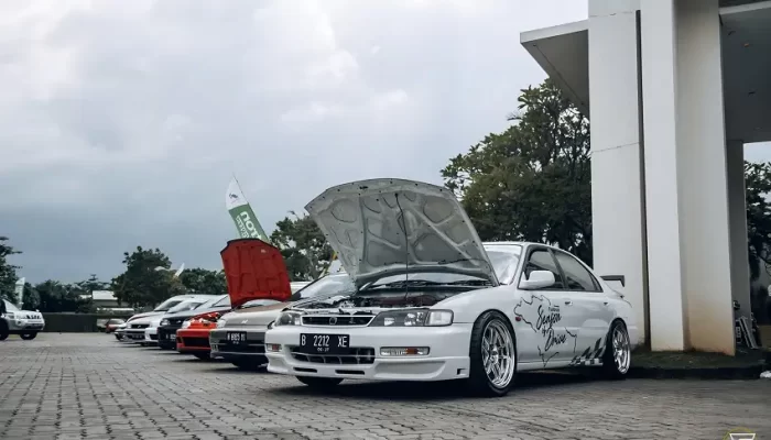 Accord Cielo berwarna putih