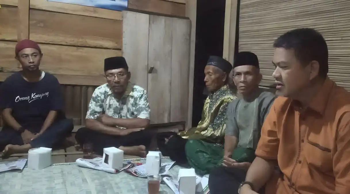 Inisiatif Wakil Ketua DPRD Bandar Lampung Memperpanjang Cahaya Listrik PLN di Kampung Jaha, Menghadirkan Kemudahan Baru untuk Aktivitas Warga