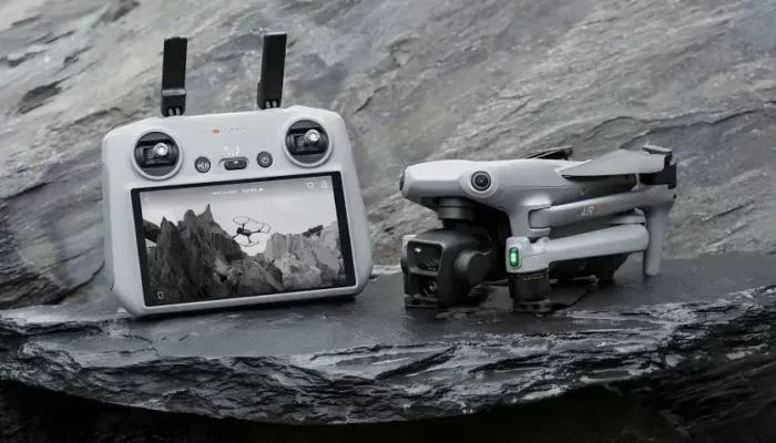 Inovasi Terbang Tinggi: DJI Meluncurkan Air 3, Drone Dengan Kamera Ganda dan Waktu Terbang Luar Biasa! 2 DJI perkenalkan Air 3, drone dengan kamera ganda dan waktu terbang yang lebih lama
