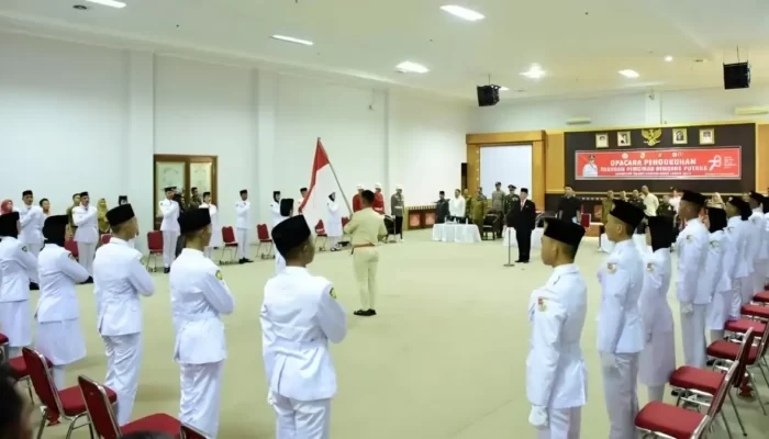 Semangat Peringatan HUT RI ke-78: Pj Bupati M. Firsada Mendorong Kukuhnya Anggota Paskibraka di Tulangbawang Barat