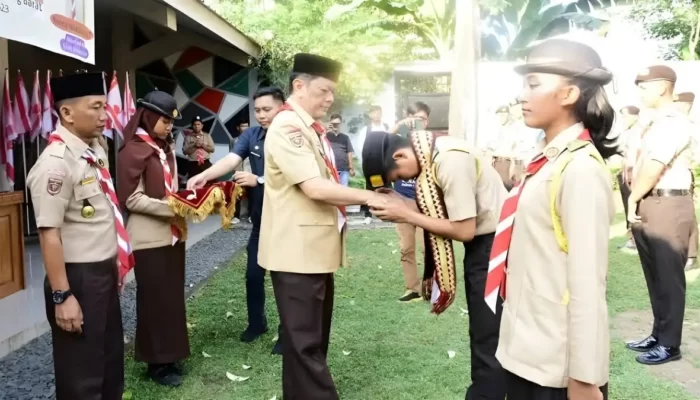 Pj Bupati M. Firsada Meminta Pramuka untuk Memperkenalkan Ikon dari Tulangbawang Barat Saat Melepas 32 Kontingen ke Raimuna Nasional