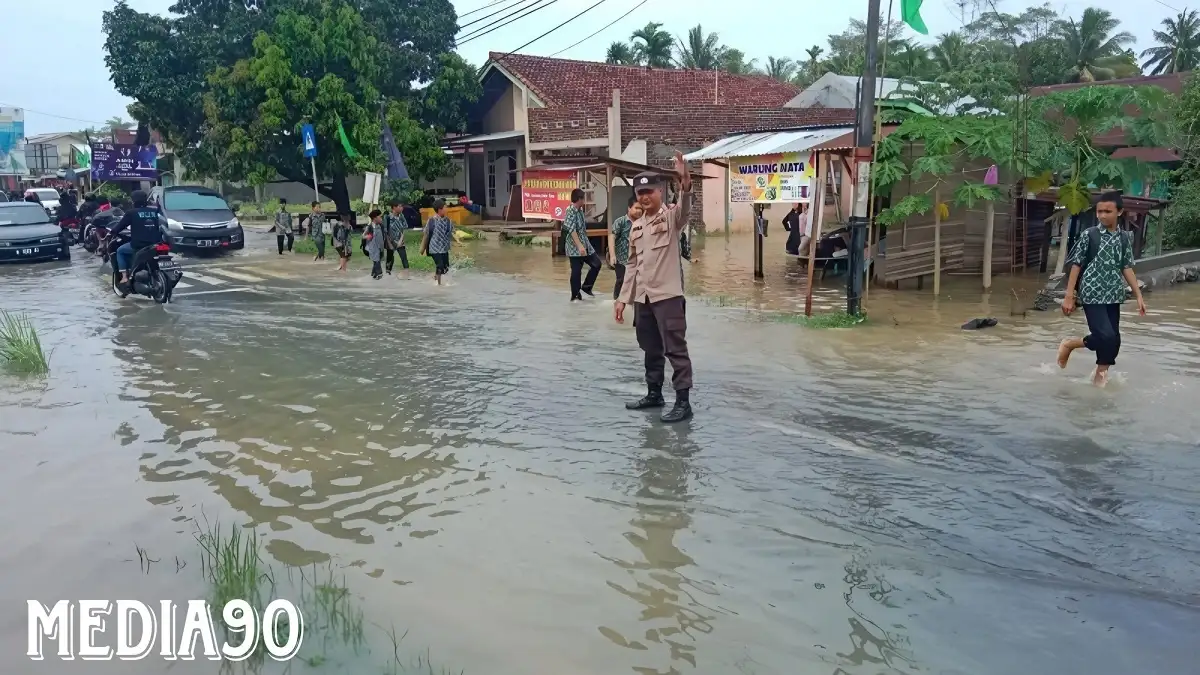 Masuki Musim Penghujan, Rumah Warga di Way Krui dan Pesisir Tengah Tergenang Banjir