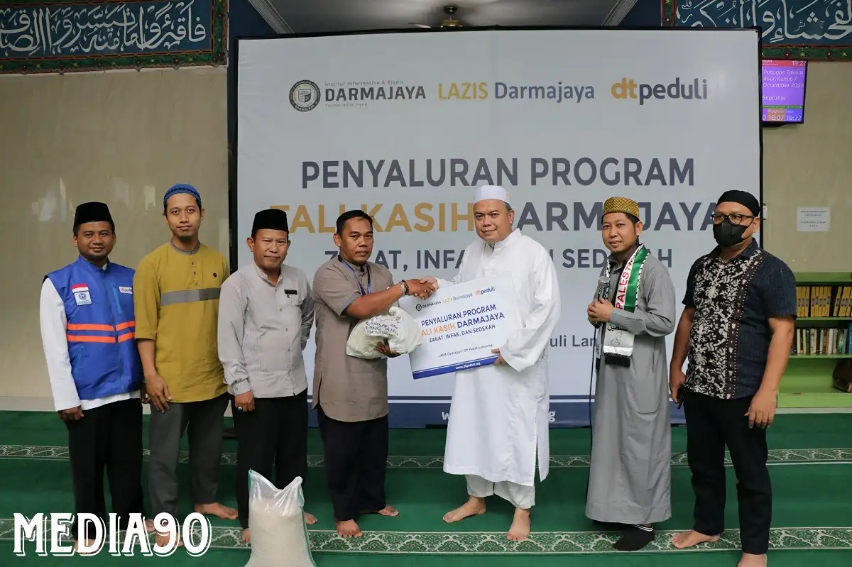 Lazis Darmajaya Salurkan Program Tali Kasih Sebanyak 300 Paket