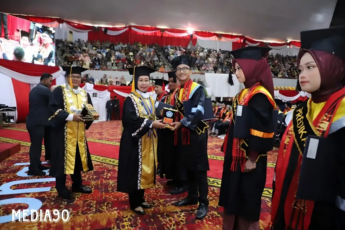 Awal 2024, Unila Wisuda 745 Mahasiswa, ini Pesan Rektor Lusmeilia ke Para Lulusan