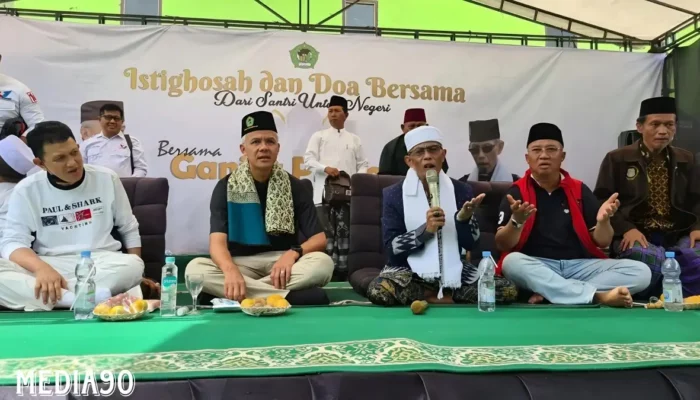 Istighosah Seru di Lampung Selatan: Capres Ganjar Angkat Isu Penting Mulai dari Undang-Undang Pesantren Hingga Gaji Guru Ngaji