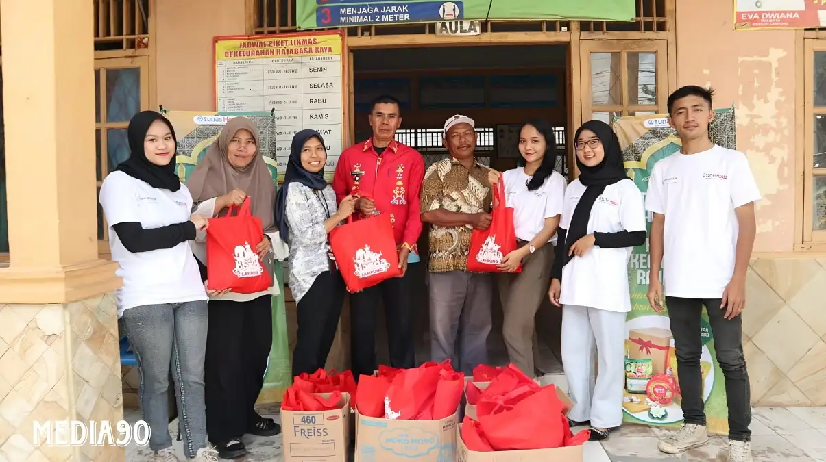 Diler Utama Honda PT TDM Santuni Korban Banjir di Perumahan Glora Persada Rajabasa Raya Bandar Lampung