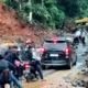 Macet di Jalan Longsor KM 17 Lampung Barat, Polisi Berlakukan Sistem Buka Tutup, Waspada Longsor Susulan