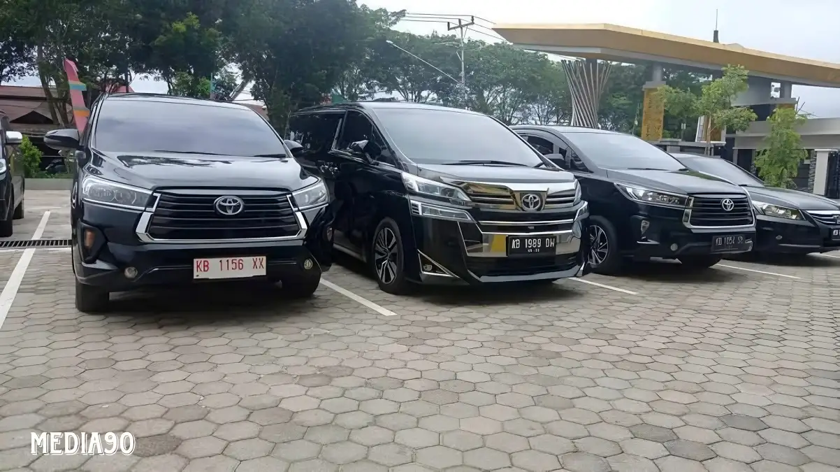 Rekomendasi Rental Mobil Pontianak Murah dengan Driver dan Lepas Kunci 2 Rekomendasi Rental Mobil Pontianak Murah
