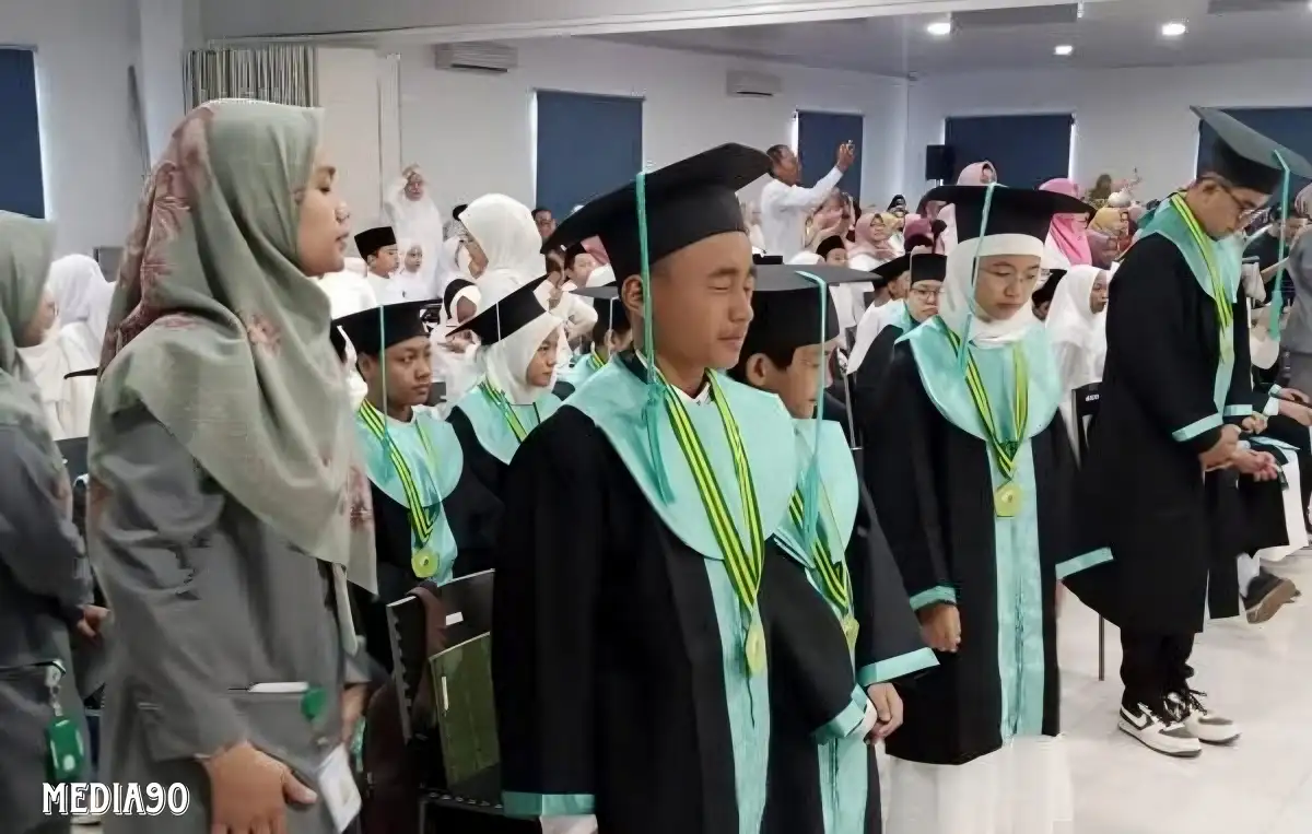 SDI Pelangi Wisuda 16 Lulusan dan 70 Hafiz Qur’an, ini Kata Ketua Yayasan Alfian Husin