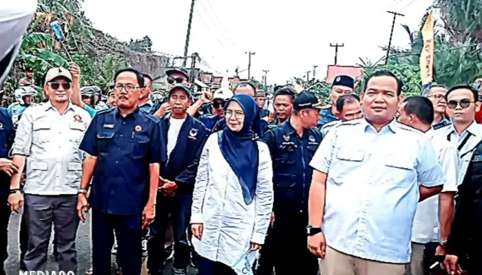 Dengan Pendukung Setia, Septi Heri Agusnaeni Istri Bupati Pesisir Barat Mendaftar Cabup ke KPU, Kini Ada Tiga Pendaftar