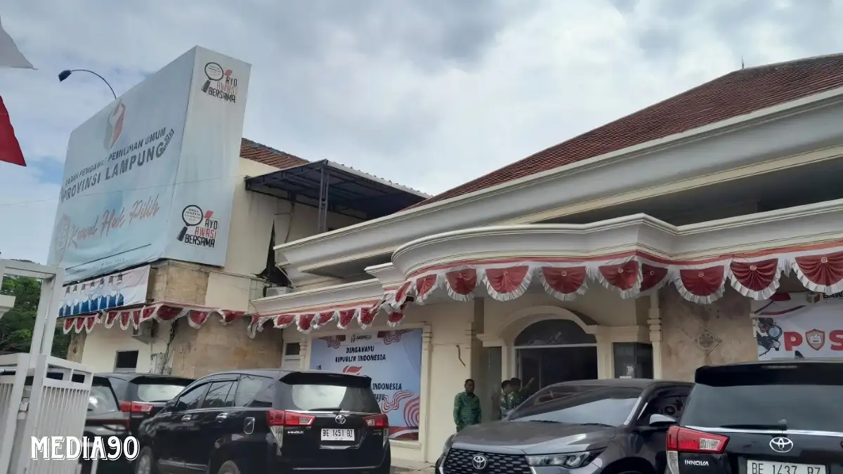 Tengah Istirahat, Mahasiswa PKL Tertembak Peluru Nyasar di Kantor Bawaslu Lampung