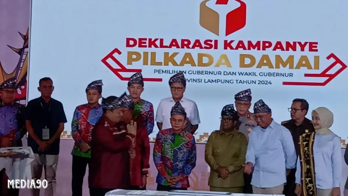 Dikomandoi Bawaslu Lampung, Dua Paslon Gubernur dan Wakil Gubernur Lampung Deklarasi Kampanye Pilkada Damai