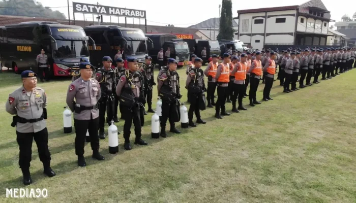 Hadapi Musim Hujan, Tim Brimob Polda Lampung Siaga Antisipasi Bencana Alam