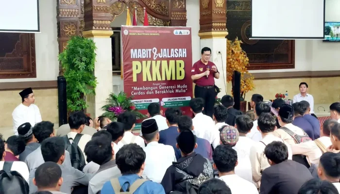 Ratusan Mahasiswa Baru Universitas Teknokrat Indonesia Adakan Malam Kebersamaan untuk Pembentukan Karakter Islami