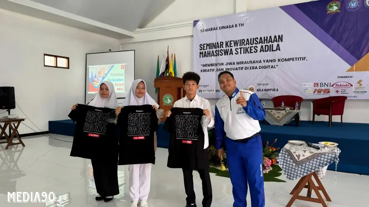 TDM Lampung Edukasikan Keselamatan Berkendara ke Mahasiswi Stikes Adila