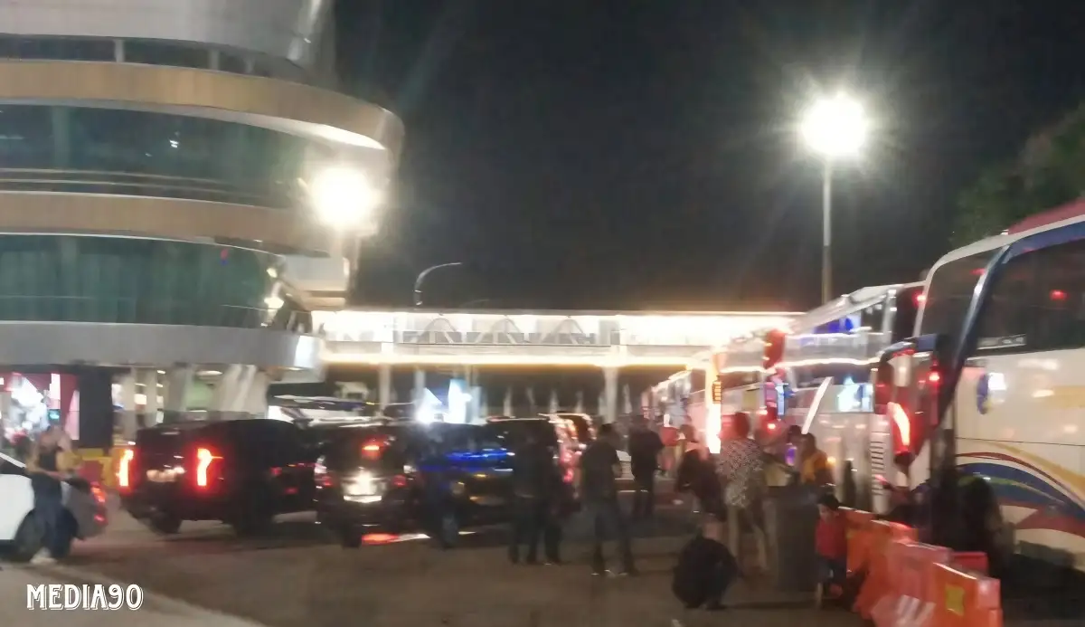 Ditutup Beberapa Jam Akibat Cuaca Ekstrem, Pelayanan Penyeberangan Bakauheni - Merak Kembali Beroperasi