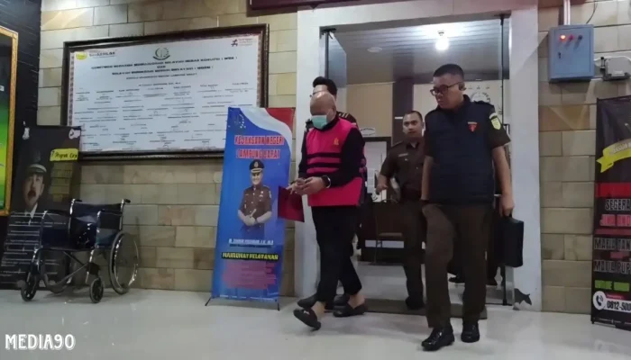 Mantan Kadis PUPR dan Plt Sekda Pesisir Barat Ditahan Kejaksaan karena Korupsi Proyek Jalan Rp1,88 Miliar Bersama Anggota DPRD