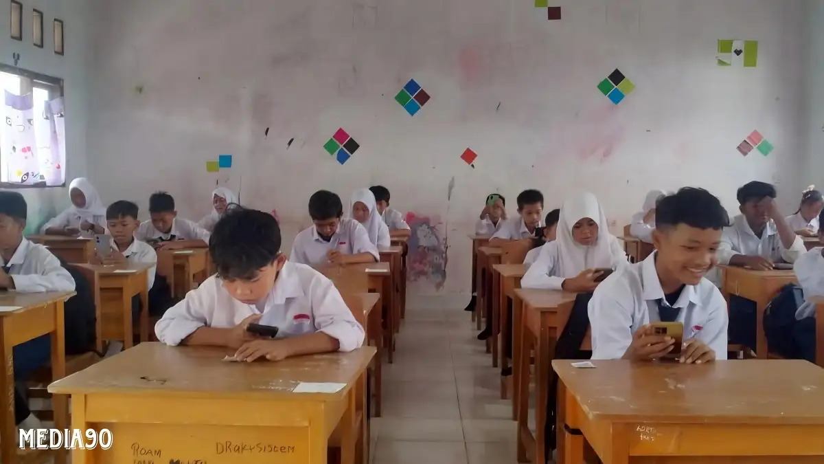 Mudahkan Siswa Akses Soal, SMPN Satu Atap 1 Rawajitu Timur Laksanakan Ujian Semester Pakai Sistem Barcode