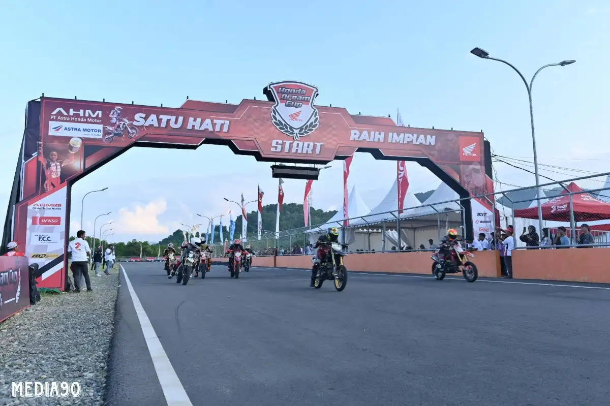 Ajak Pecinta Balap Melesat di Sirkuit, Honda Dream Cup Buka Kelas Baru Vario 160