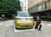 Rainer Zietlow Kembali Ekspedisi di Indonesia, Andalkan Mobil Listrik VW ID. Buzz