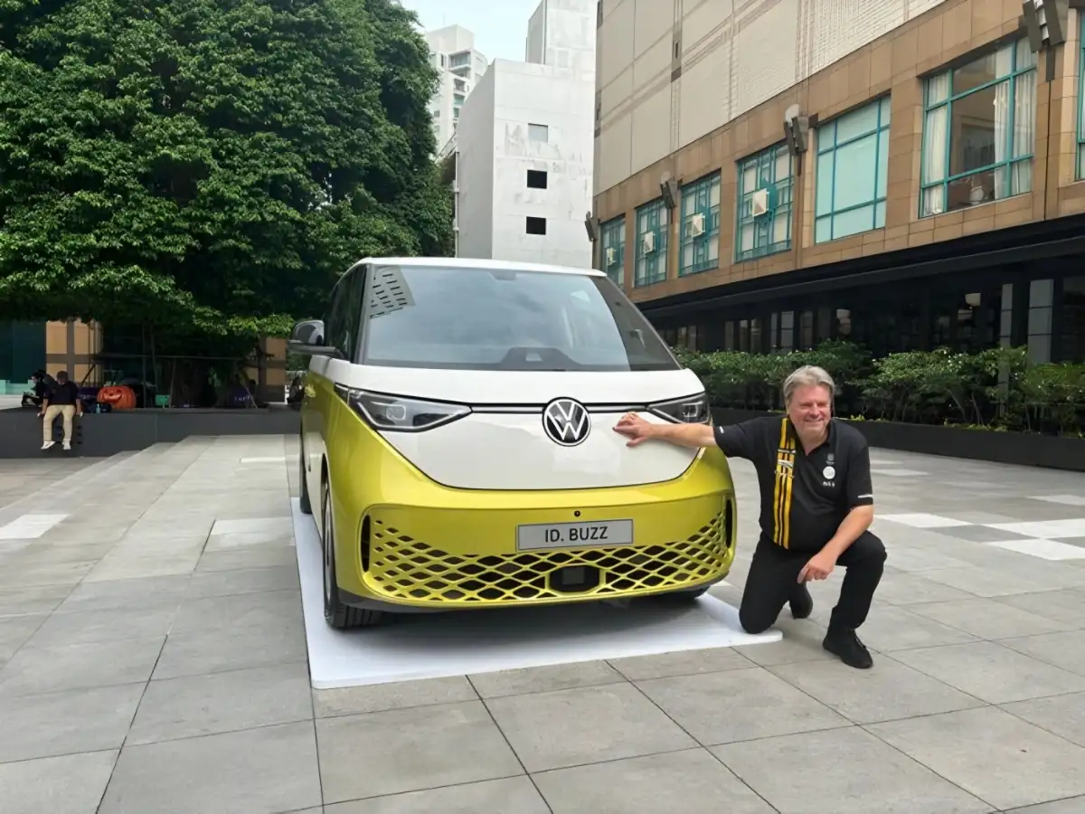 Rainer Zietlow Jelajahi Indonesia Bersama VW ID.Buzz dalam Misi Ekspedisi