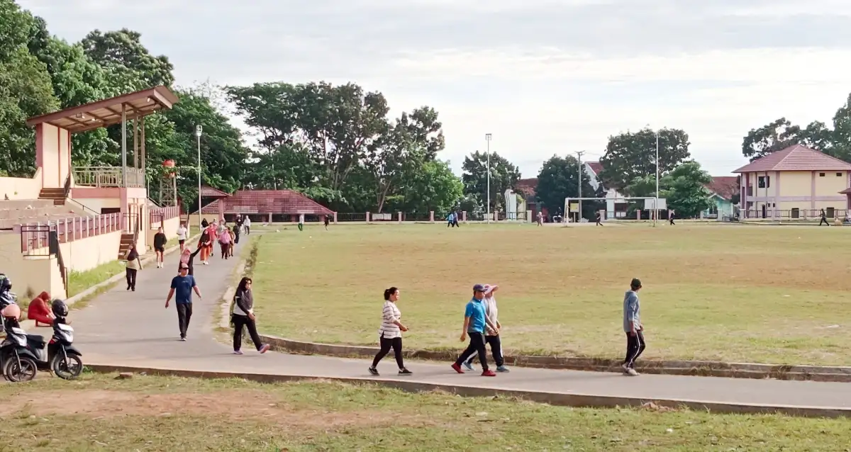 Sulistiani Dorong Peningkatan Fasilitas Lapangan Kalpataru, Minta Lintasan Lari dan Sarana Pendukung Dibenahi