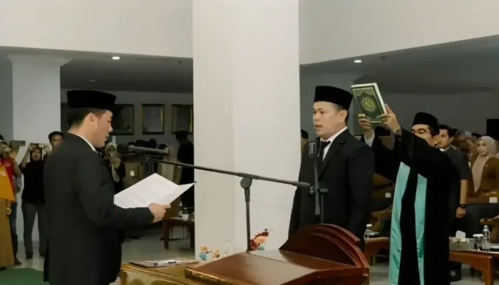 Resmi Dilantik Jadi Sekda, Tedi Zadmiko Siap Wujudkan Birokrasi Melayani di Pesisir Barat