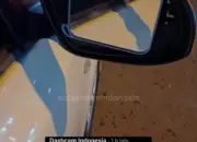 Viral! Pemotor Tendang Spion Mobil Saat Gagal Salip Truk, Netizen Soroti Keselamatan