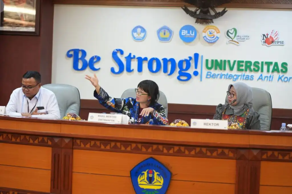 Wamen Sains dan Teknologi Stella Puji Inovasi dan Riset Unggulan Unila