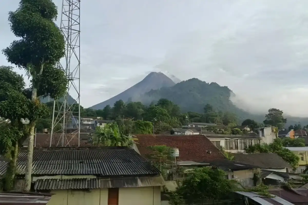 6 Guguran Lava Capai 1,9 Km, PVMBG Tetapkan Status Waspada dan Rilis Rekomendasi