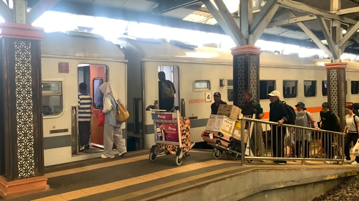 KAI Daop 8 Surabaya Tambah Jadwal Kereta Selama November, Mobilitas Penumpang Kian Mudah