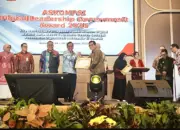 Sekdaprov Lampung Raih Penghargaan di Askompsi Digital Leadership Government Award 2025