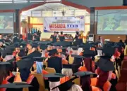 UFDK Bukittinggi Mewisuda 718 Lulusan Sarjana Kebidanan dan Profesi