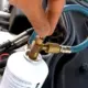 Cara Isi Freon AC Mobil yang Benar dan Aman agar Kabin Tetap Dingin