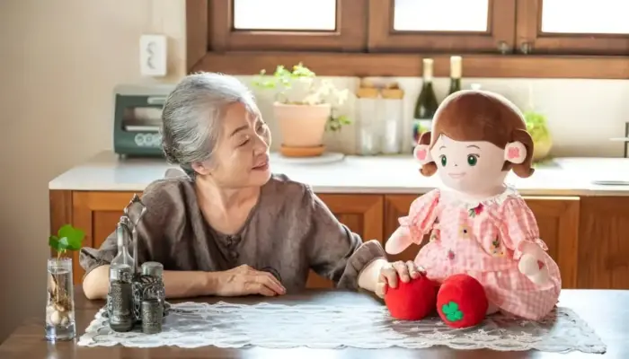 Hyodol, “Cucu” Robot AI dari Korea Selatan yang Hadir Redakan Kesepian dan Tekan Risiko Bunuh Diri Lansia