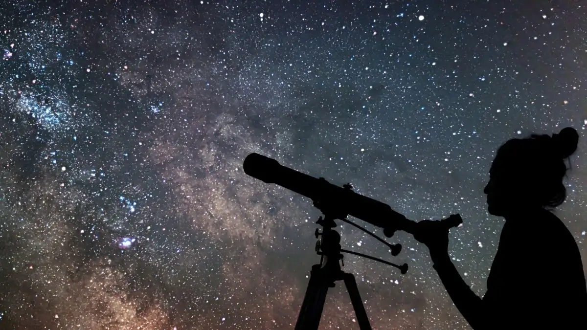 Langit Desember 2025 Dipenuhi Keajaiban: Meteor Gemilang & Fenomena Solstis