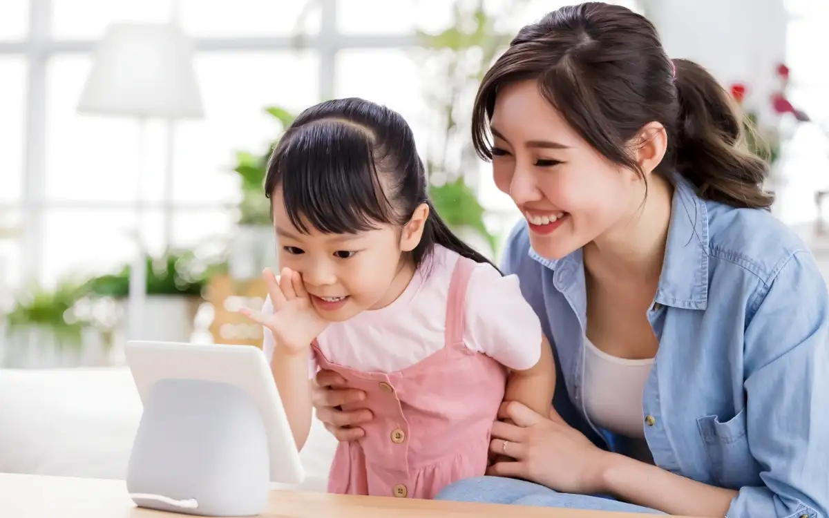 Lima Cara Bijak Dampingi Anak Saat Berinteraksi dengan Teknologi AI