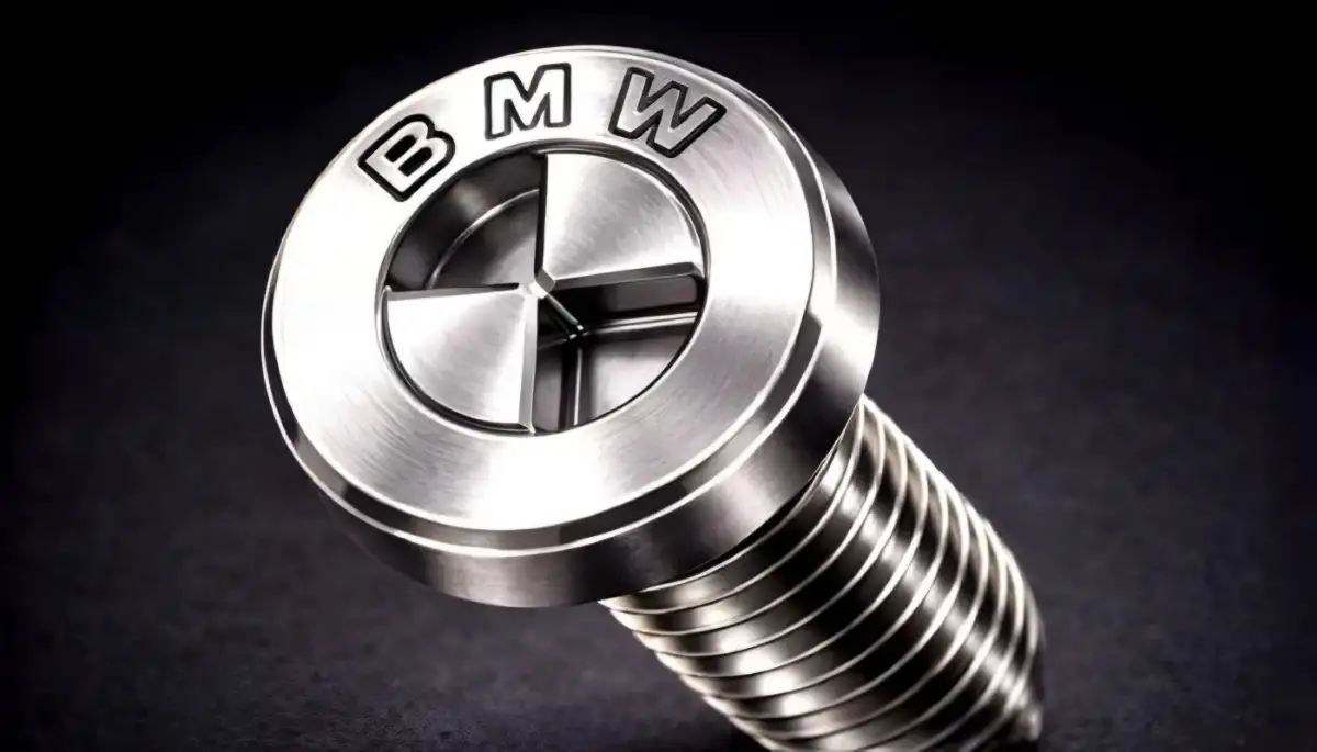 Sekrup Paten BMW Bikin Ribet, Perlu Kunci Khusus untuk Membukanya