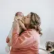Arti Mimpi Menggendong Bayi Laki-laki Menurut Tafsir, Ini Penjelasan Lengkapnya