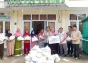 BRI Kanca Kotabumi Salurkan Paket Sembako Gratis untuk Warga Way Kanan