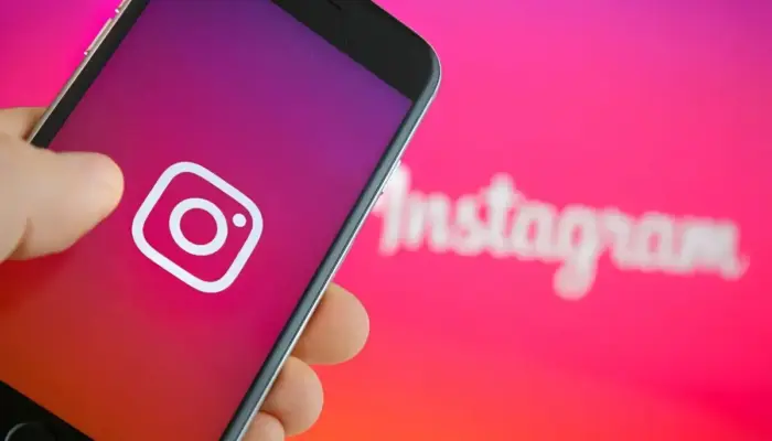 Lelah Scroll Media Sosial? Kenali Social Media Fatigue dan Cara Detoks Akun yang Tepat