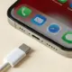 Geger! iPhone 17 Pro Mengeluarkan Suara Aneh Saat Dicas, Apa Penyebabnya?