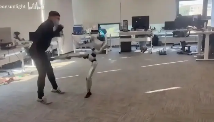 Viral! Robot Humanoid G1 Salah Tendang Instruktur, Reaksinya Bikin Warganet Takjub