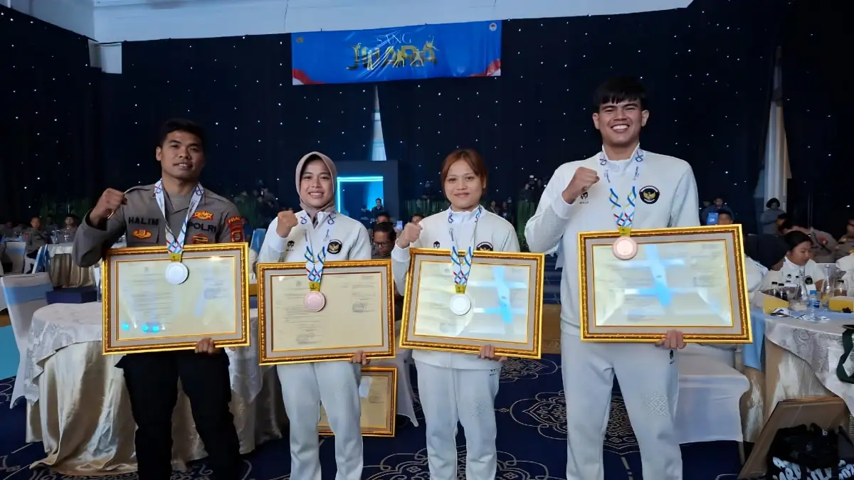 Kapolri Beri Penghargaan kepada Empat Atlet Lampung Peraih Medali SEA Games, Satu Naik Pangkat, Tiga Lolos Seleksi Polri