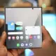 Samsung Debut OLED “Crease-Free” di CES 2026, Inovasi Baru untuk Ponsel Lipat