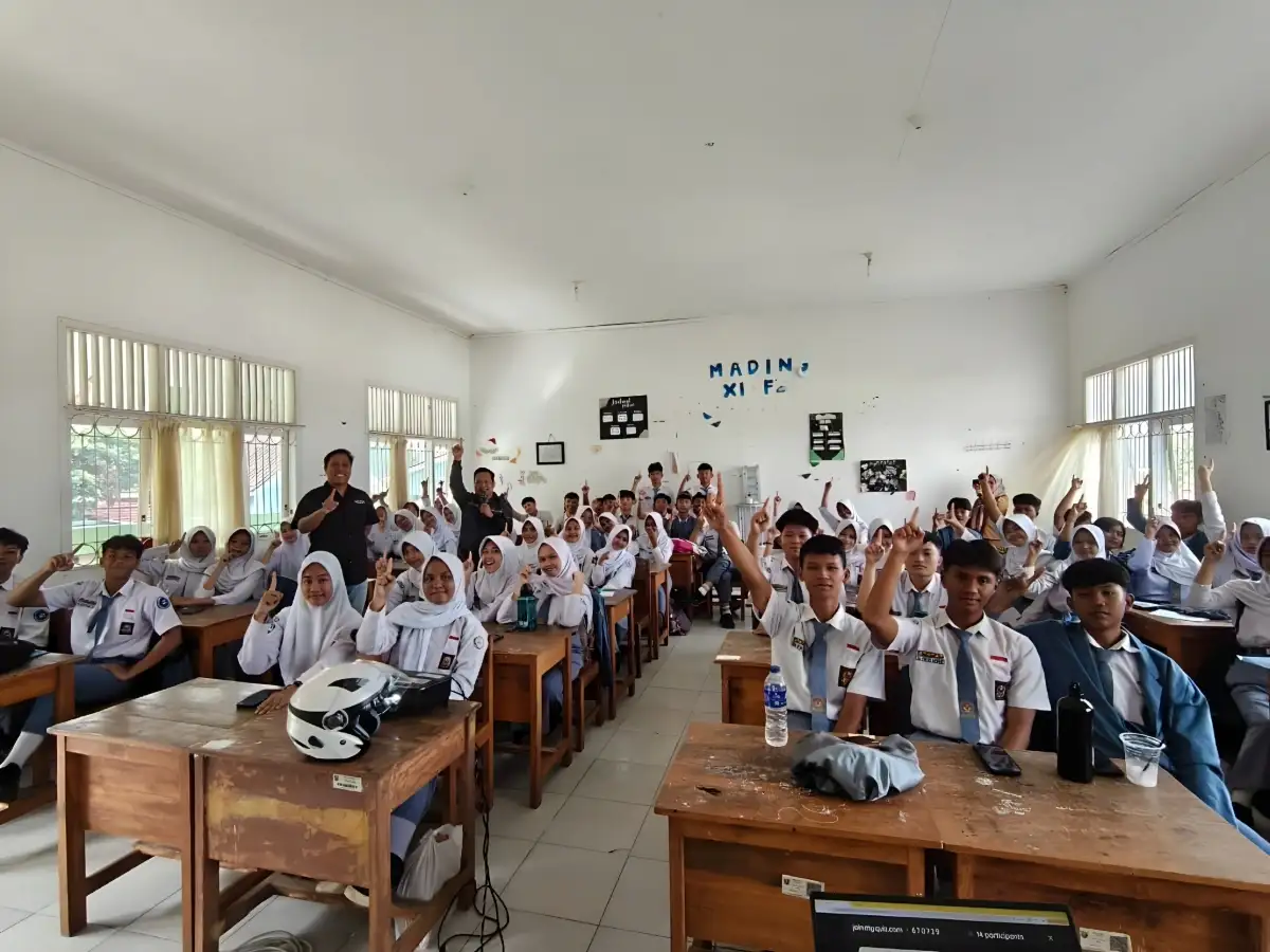 TDM Ajak Pelajar SMAN 13 Bandar Lampung Tingkatkan Kesadaran Safety Riding