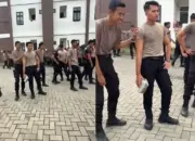 Video Latihan Polisi Viral karena Akting Total Seorang Anggota Dalmas