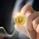 Bitcoin Terjun ke Rp1,3 Miliar, Terdepak dari 10 Besar Aset Paling Bernilai Dunia