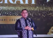 Menag RI Raih Penghargaan Top Leader Golden Leader atas Kontribusi Ekonomi Pesantren