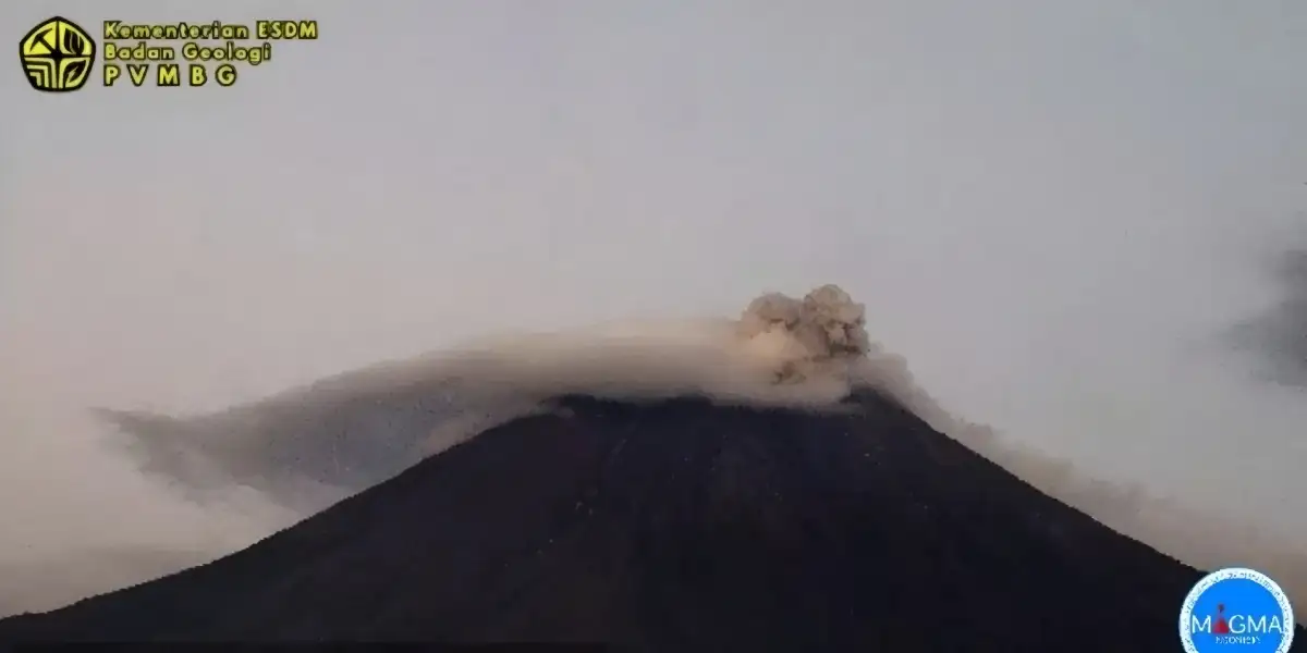Gunung Semeru Erupsi Pagi Hari, Kolom Abu Capai 300 Meter